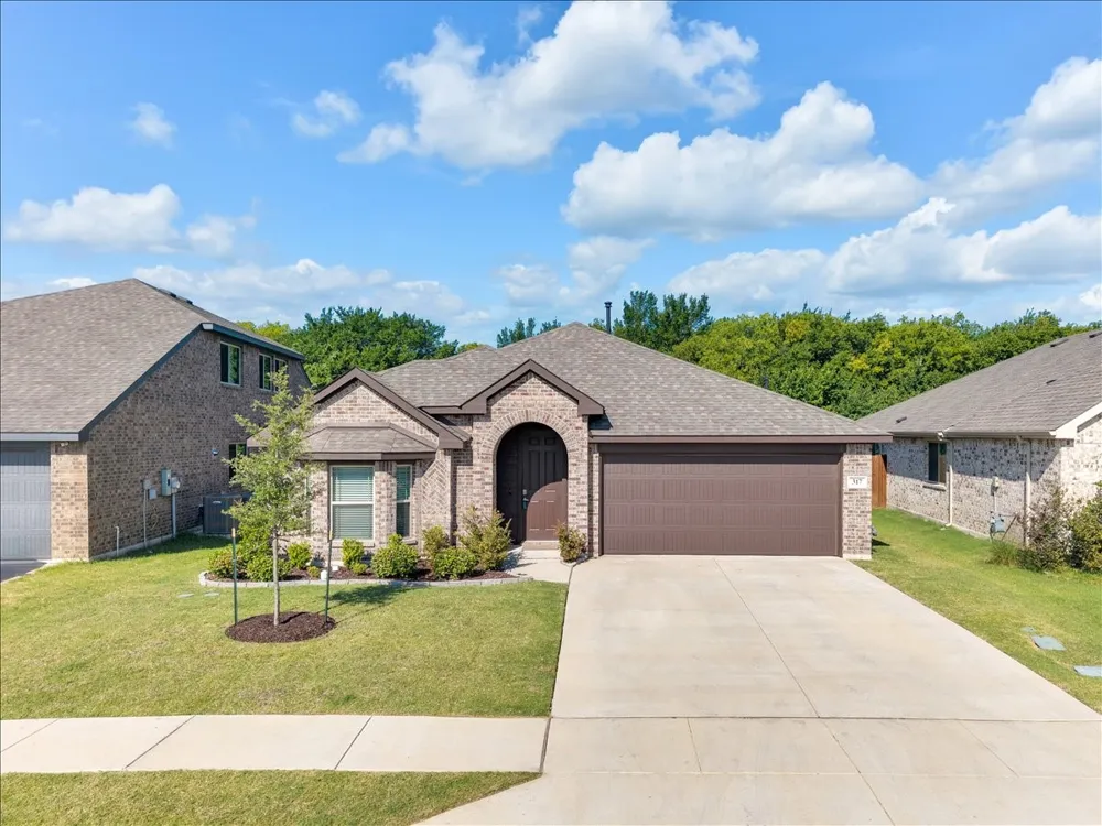 317 Rock Sparrow Lane Alvarado, TX 76009