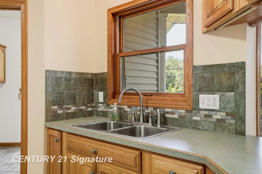 8605 Dixie Highway Birch Run Township, MI 48415