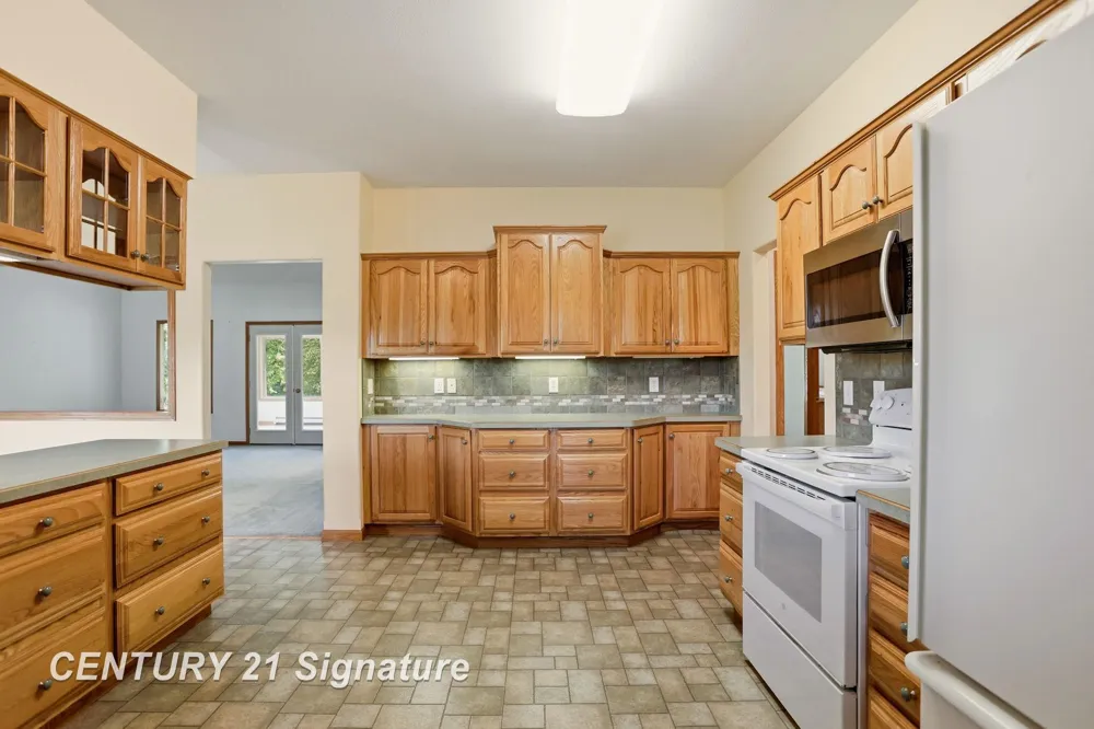 8605 Dixie Highway Birch Run Township, MI 48415
