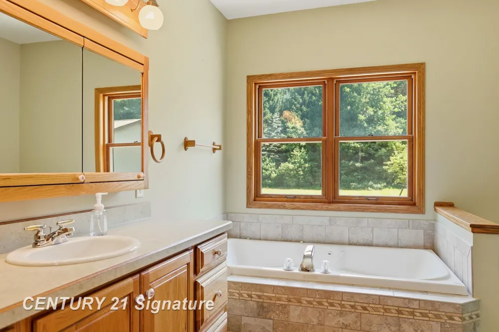 8605 Dixie Highway Birch Run Township, MI 48415