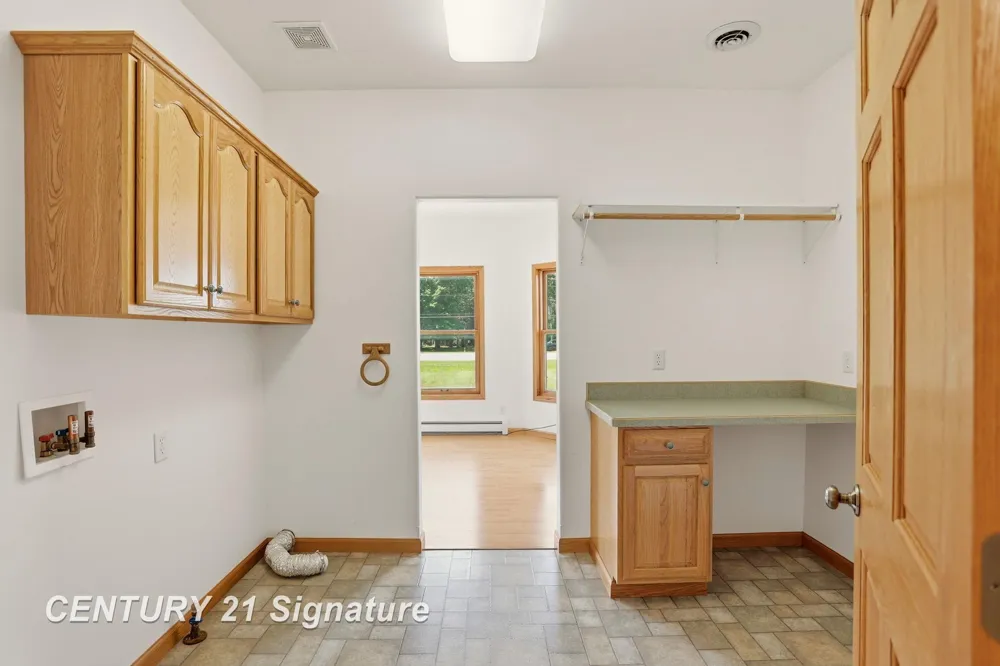 8605 Dixie Highway Birch Run Township, MI 48415