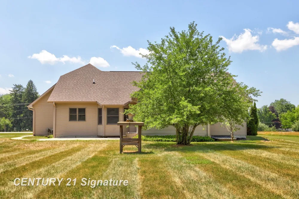 8605 Dixie Highway Birch Run Township, MI 48415