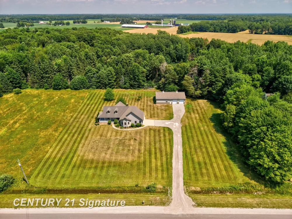 8605 Dixie Highway Birch Run Township, MI 48415
