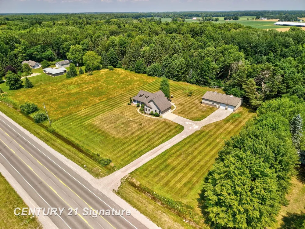 8605 Dixie Highway Birch Run Township, MI 48415