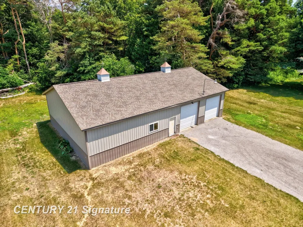 8605 Dixie Highway Birch Run Township, MI 48415