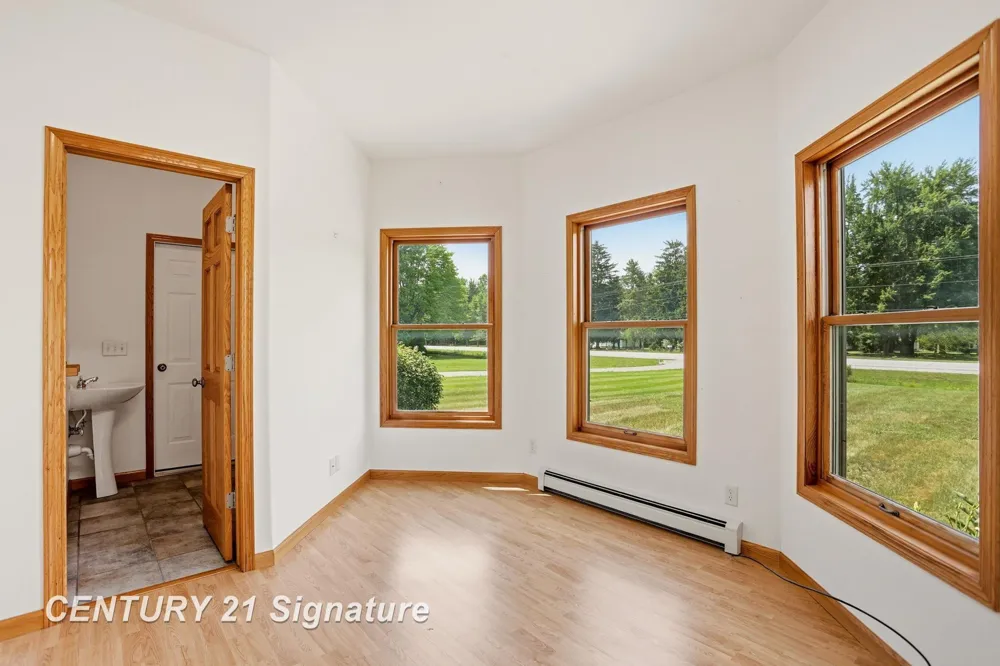 8605 Dixie Highway Birch Run Township, MI 48415