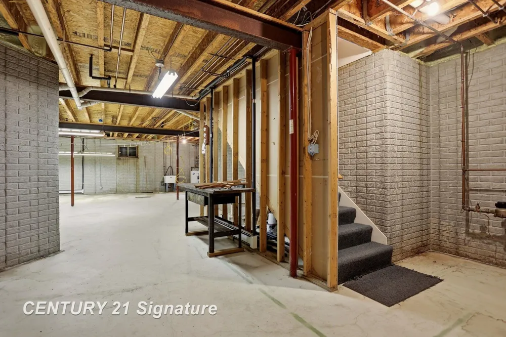 8605 Dixie Highway Birch Run Township, MI 48415