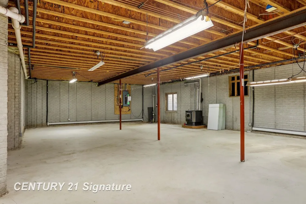 8605 Dixie Highway Birch Run Township, MI 48415