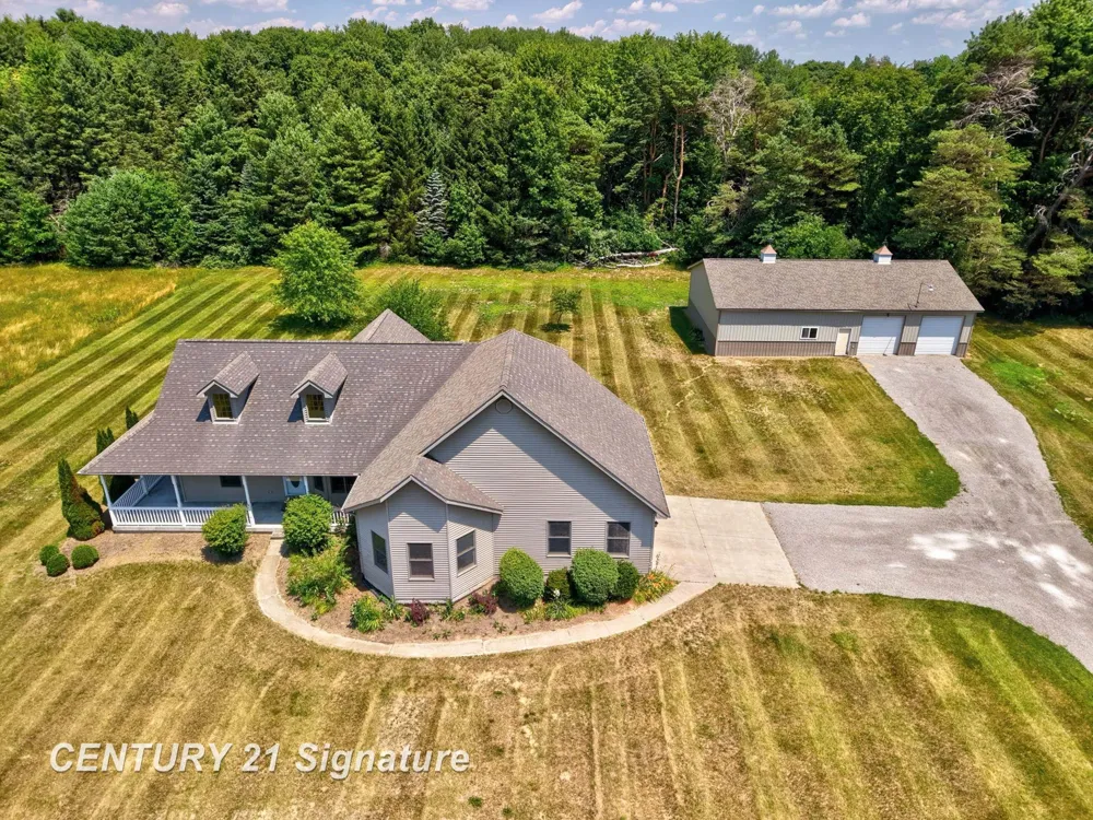 8605 Dixie Highway Birch Run Township, MI 48415