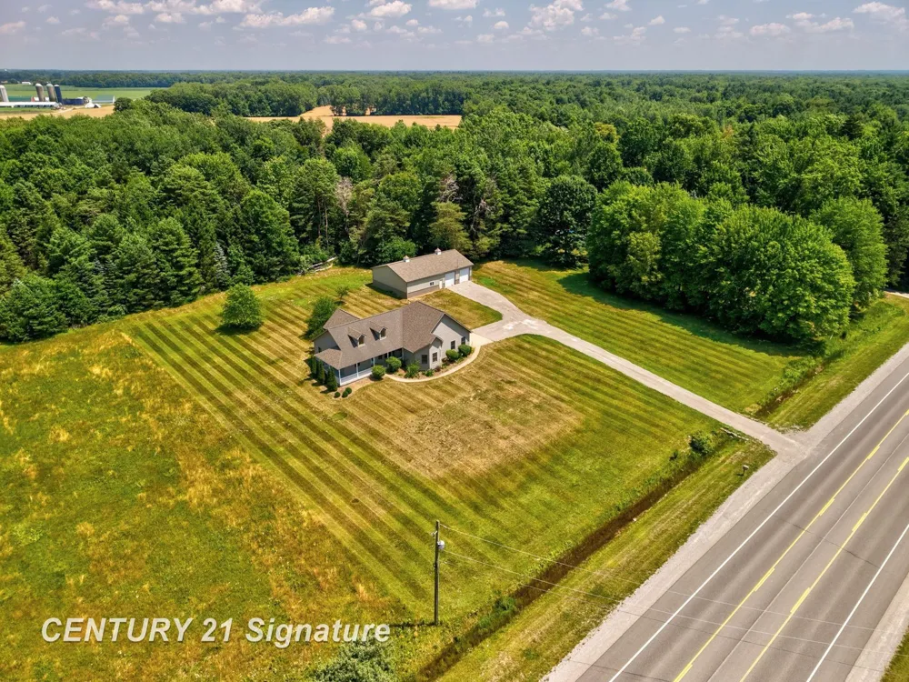8605 Dixie Highway Birch Run Township, MI 48415