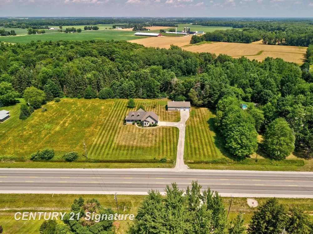 8605 Dixie Highway Birch Run Township, MI 48415
