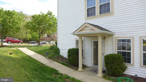 1426 NUTWOOD COURT