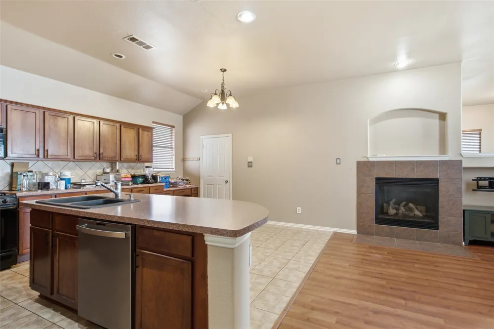 1728 Mercer Way Savannah, TX 76227