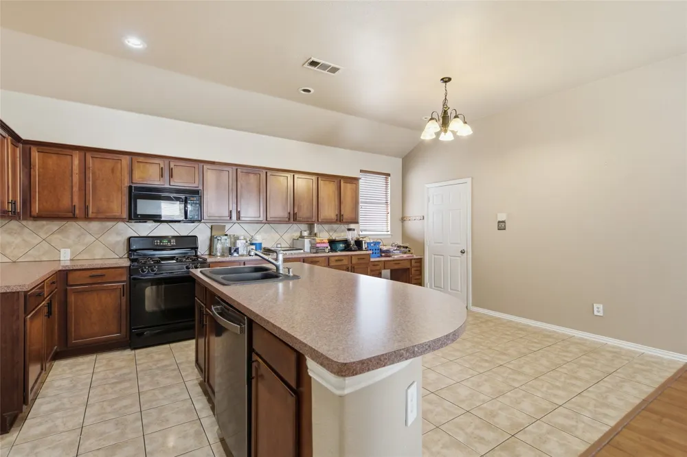 1728 Mercer Way Savannah, TX 76227