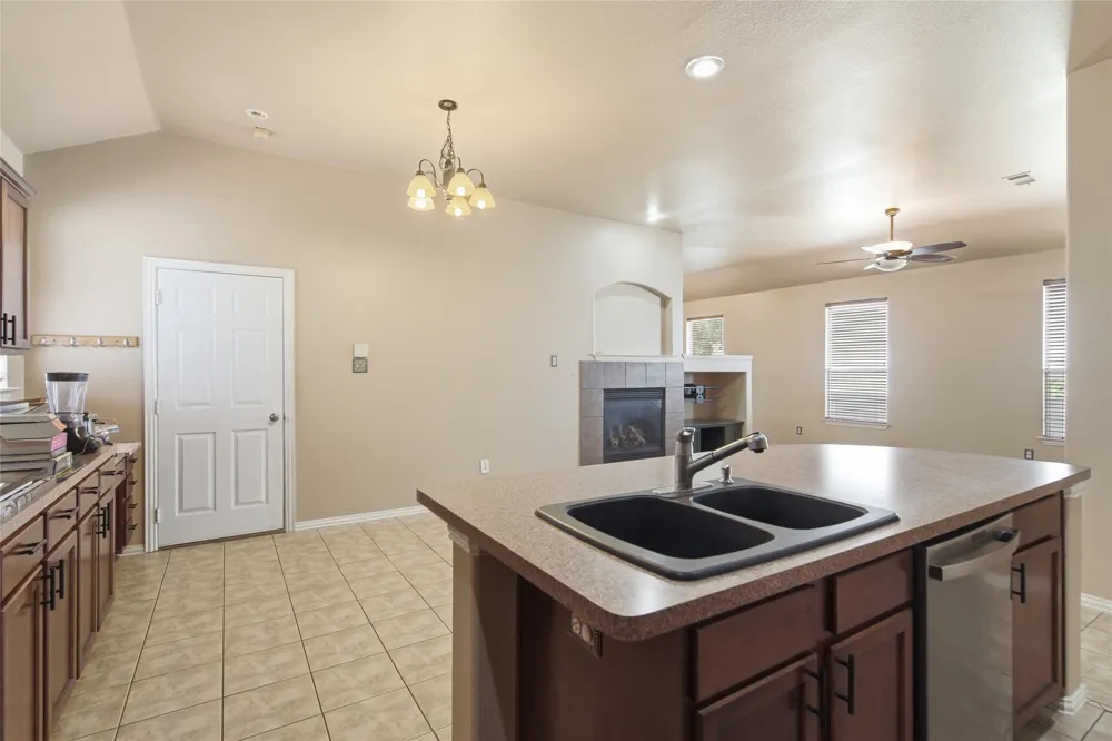 1728 Mercer Way Savannah, TX 76227