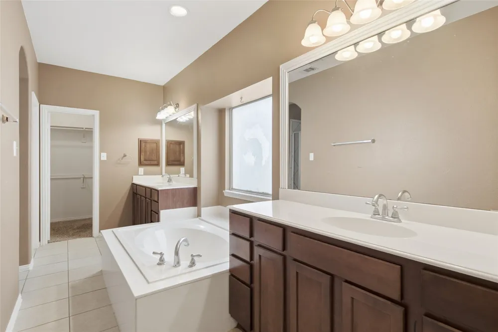 1728 Mercer Way Savannah, TX 76227