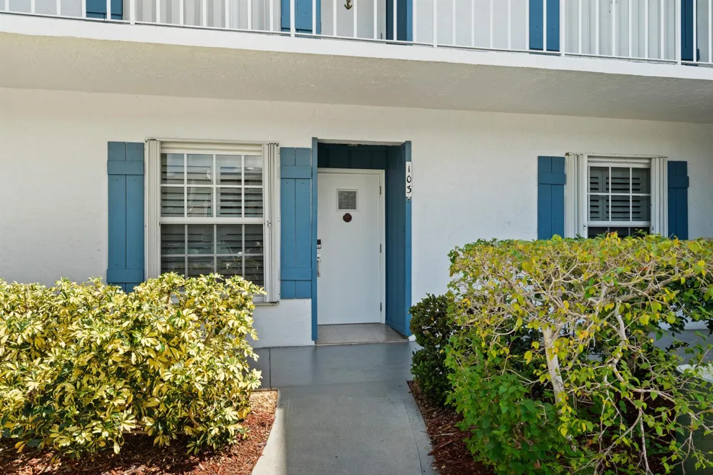 1864 SW Palm City Road #Unit 103 Stuart, FL 34994