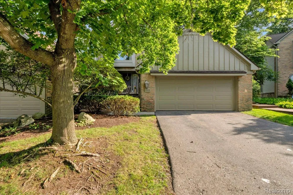37418 Legends Trail Drive Farmington Hills City, MI 48331