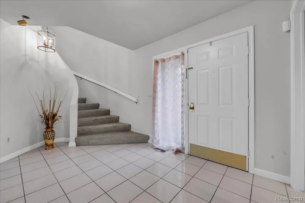 37418 Legends Trail Drive Farmington Hills City, MI 48331