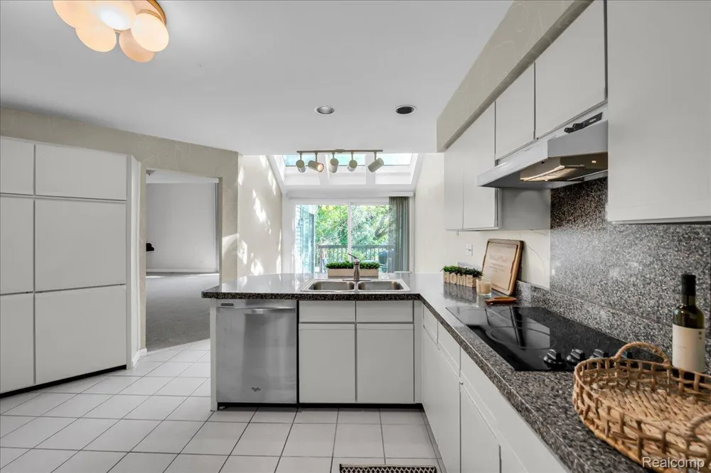 37418 Legends Trail Drive Farmington Hills City, MI 48331