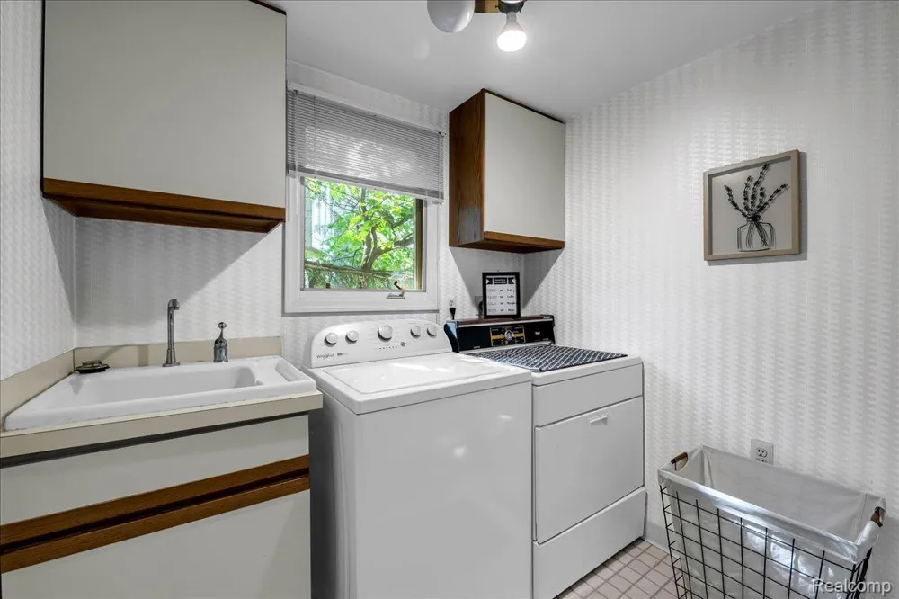 37418 Legends Trail Drive Farmington Hills City, MI 48331