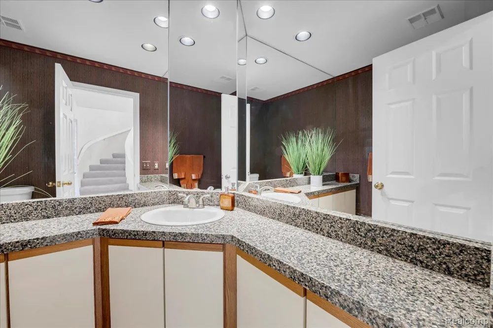 37418 Legends Trail Drive Farmington Hills City, MI 48331