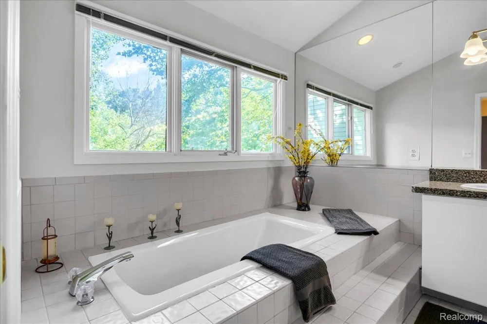 37418 Legends Trail Drive Farmington Hills City, MI 48331