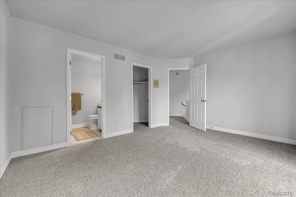 37418 Legends Trail Drive Farmington Hills City, MI 48331