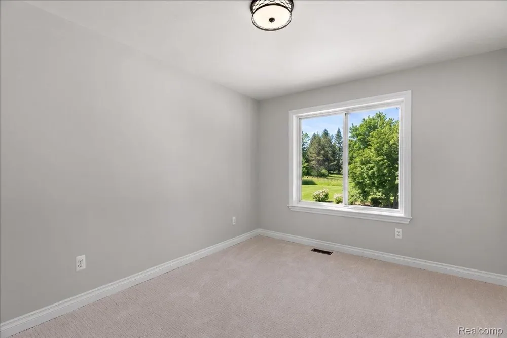 15175 Worden Rd. Groveland Township, MI 48442