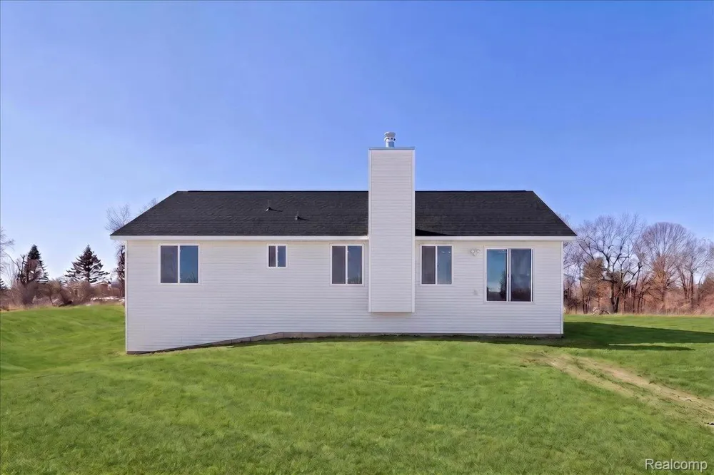15175 Worden Rd. Groveland Township, MI 48442