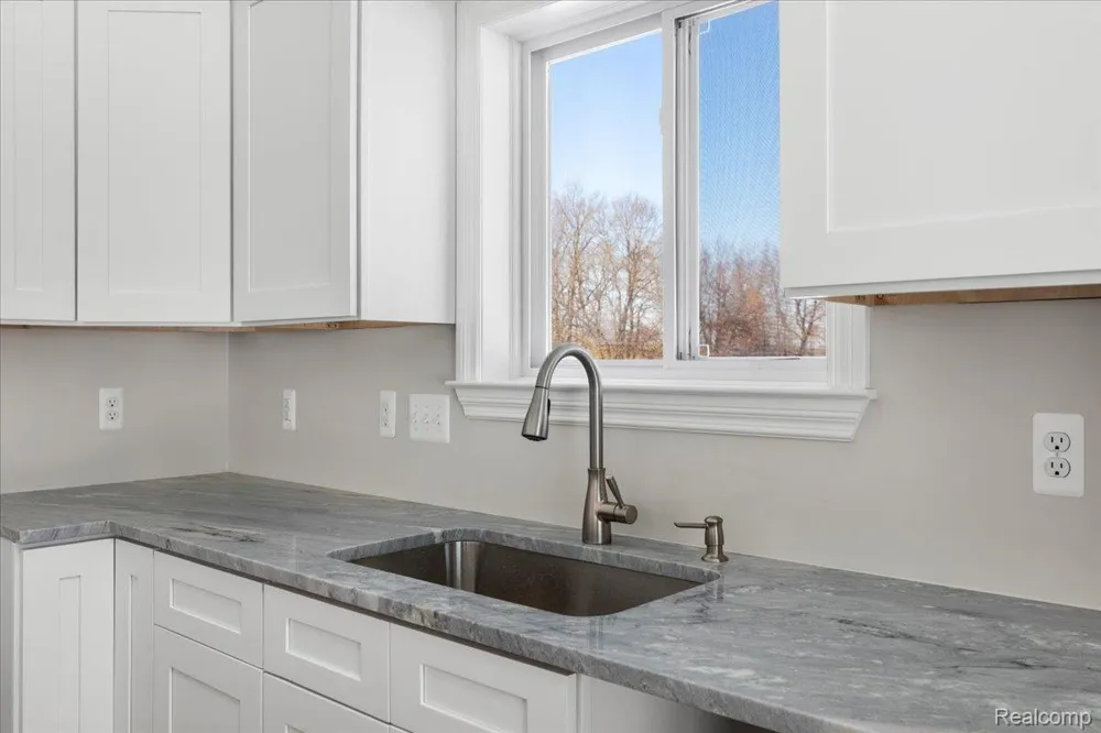 15175 Worden Rd. Groveland Township, MI 48442