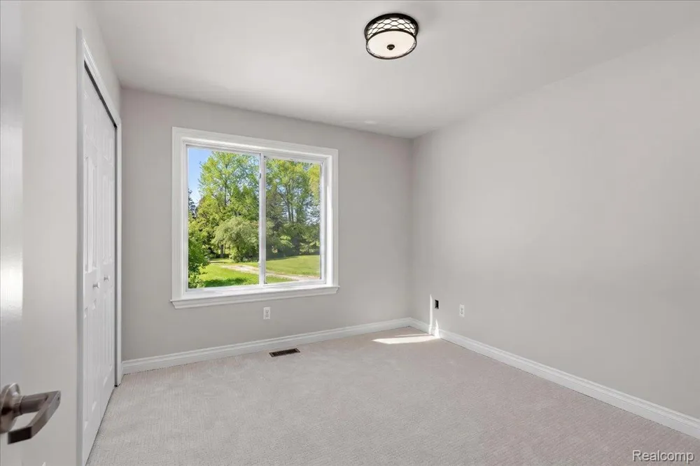 15175 Worden Rd. Groveland Township, MI 48442