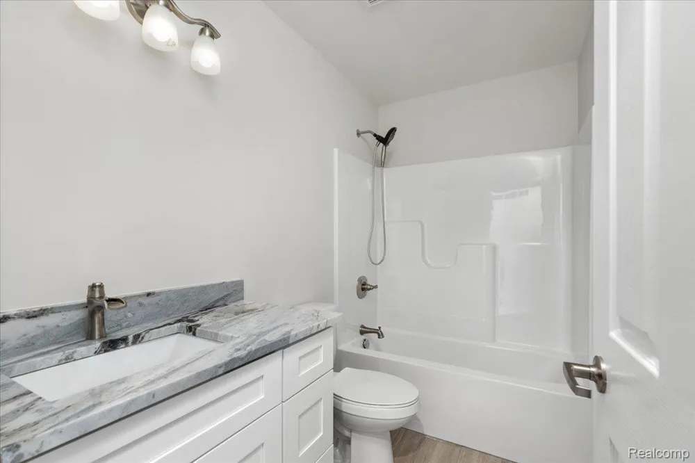 15175 Worden Rd. Groveland Township, MI 48442