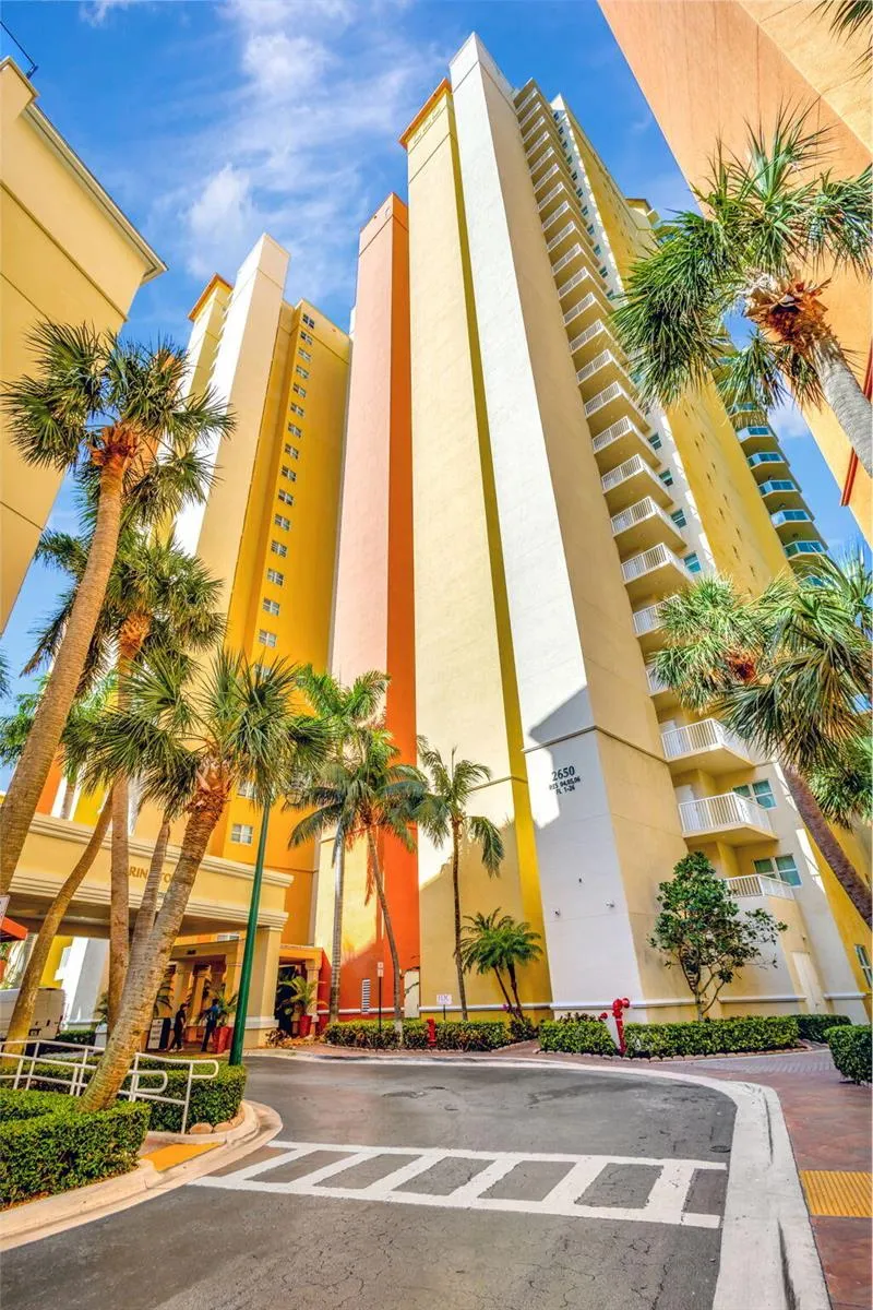 2650 Lake Shore Drive #1005 Riviera Beach, FL 33404
