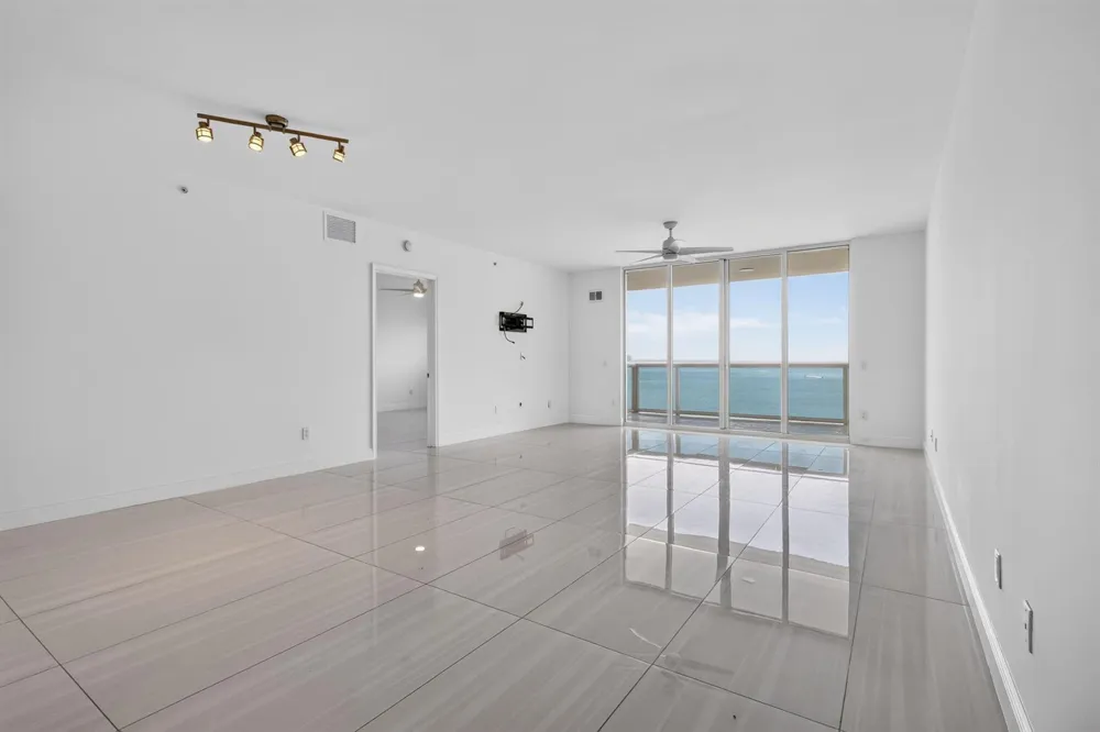2650 Lake Shore Drive #1005 Riviera Beach, FL 33404