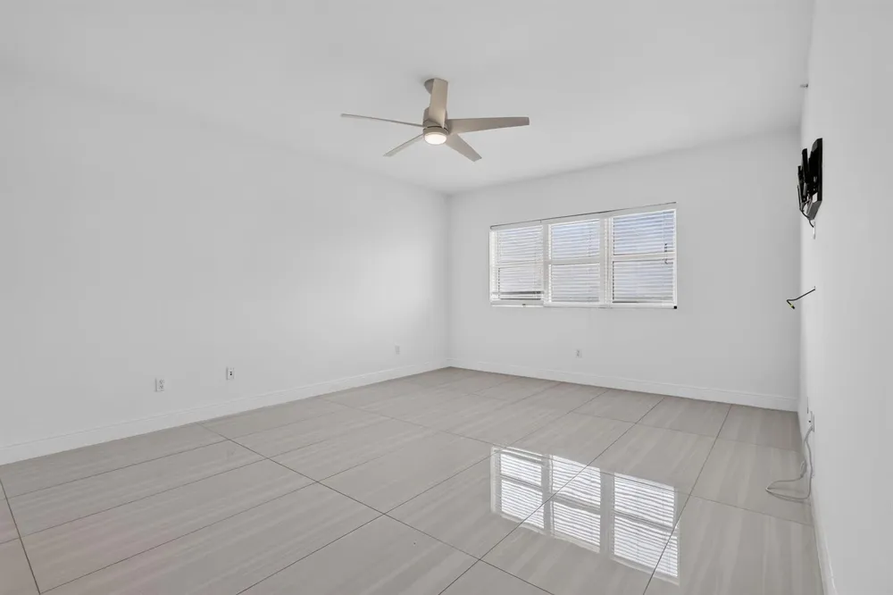 2650 Lake Shore Drive #1005 Riviera Beach, FL 33404
