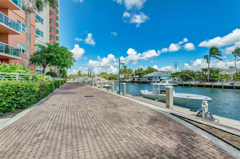 2650 Lake Shore Drive #1005 Riviera Beach, FL 33404