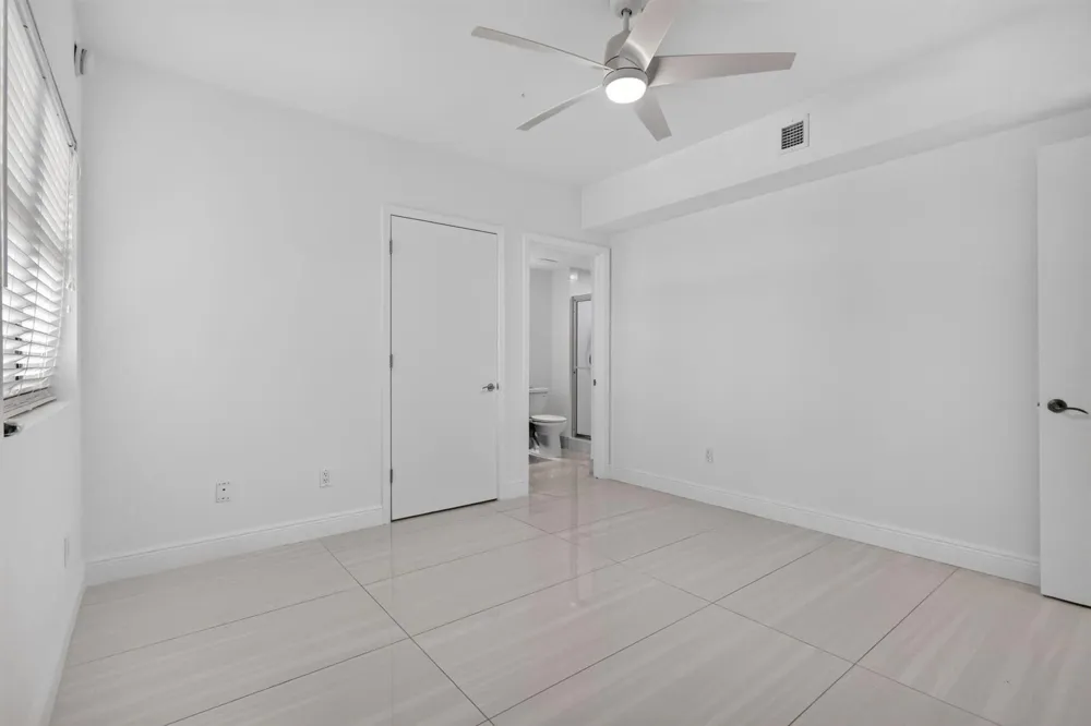 2650 Lake Shore Drive #1005 Riviera Beach, FL 33404