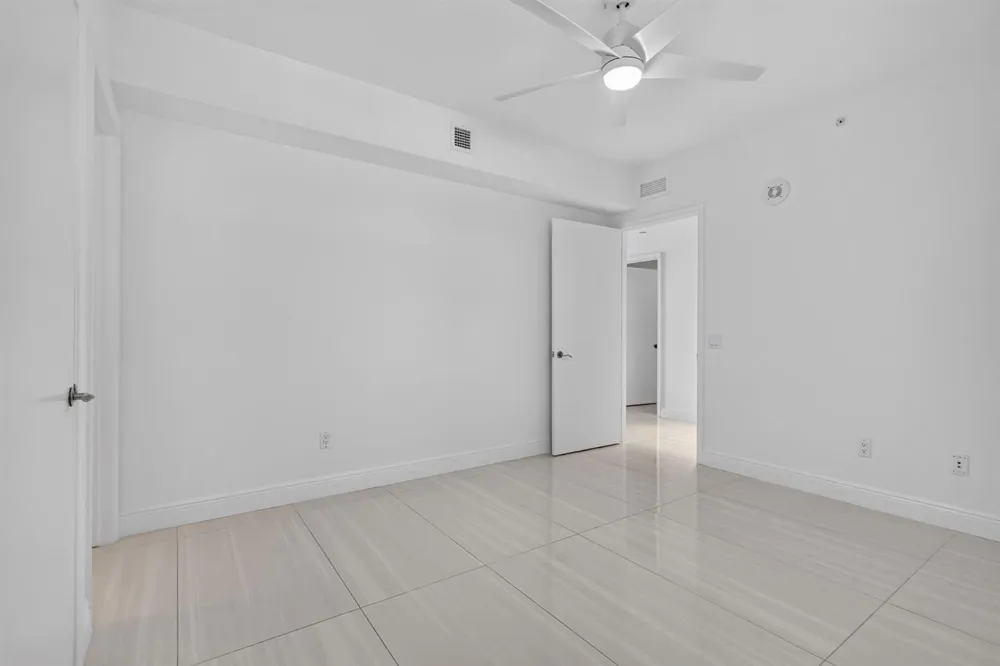 2650 Lake Shore Drive #1005 Riviera Beach, FL 33404