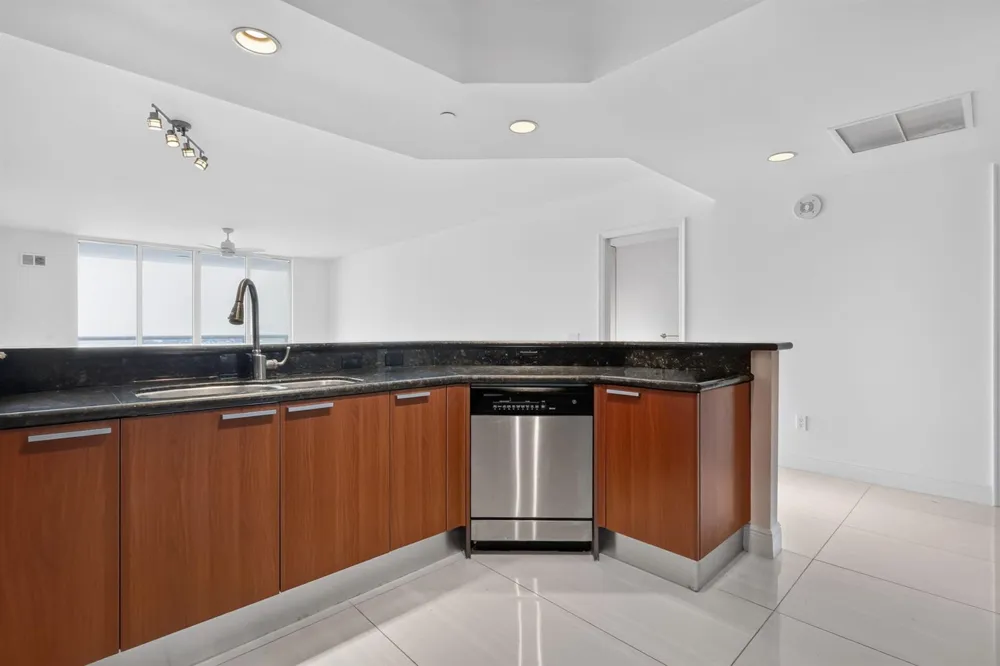 2650 Lake Shore Drive #1005 Riviera Beach, FL 33404
