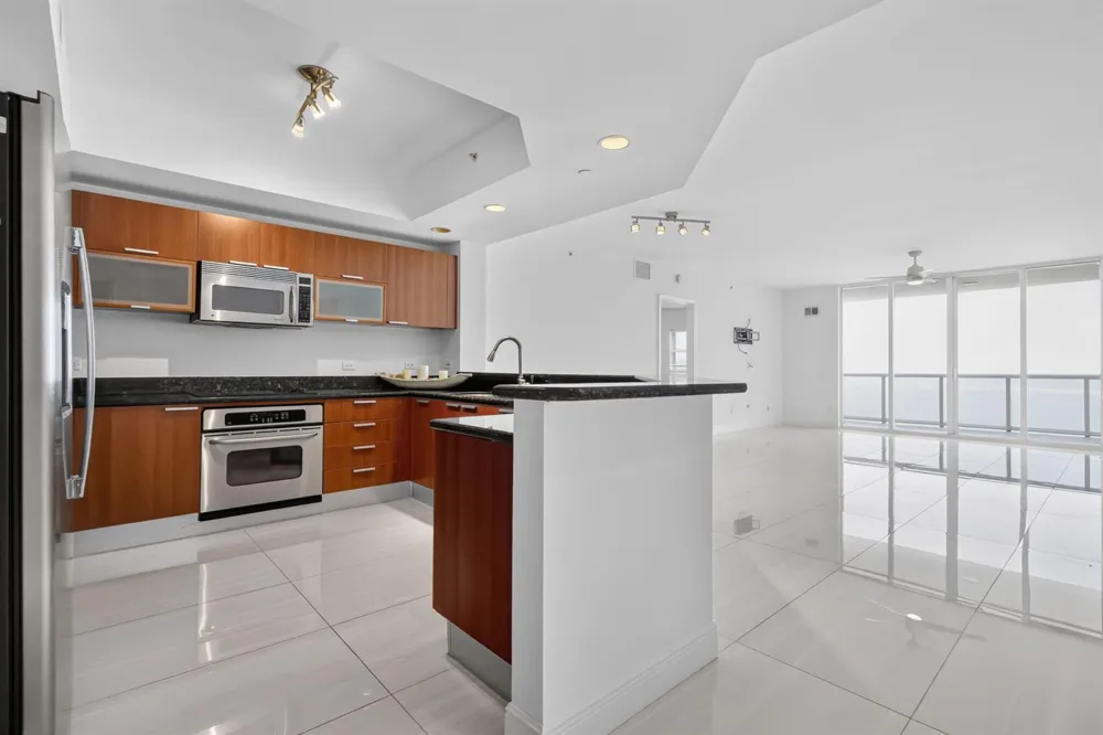 2650 Lake Shore Drive #1005 Riviera Beach, FL 33404