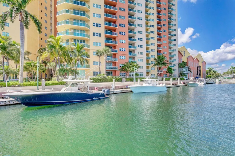 2650 Lake Shore Drive #1005 Riviera Beach, FL 33404