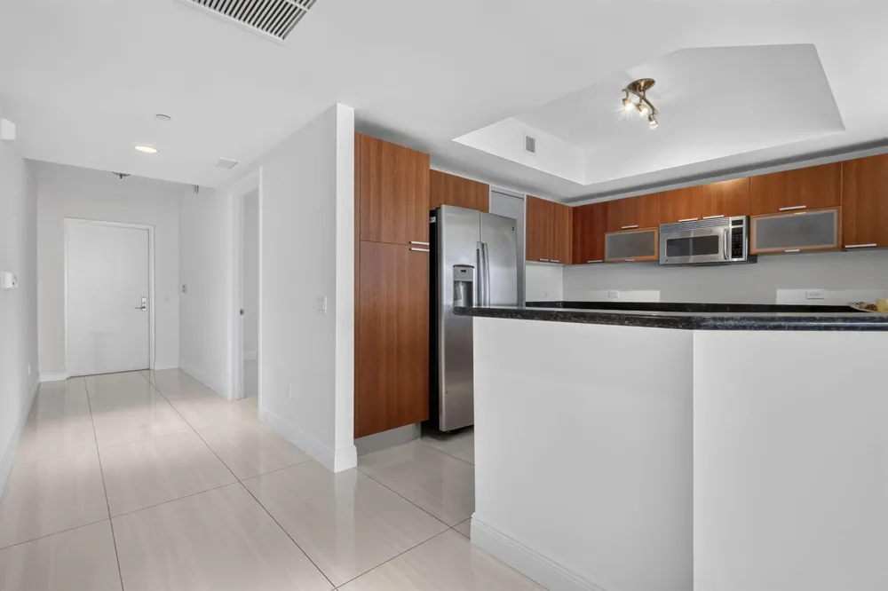 2650 Lake Shore Drive #1005 Riviera Beach, FL 33404