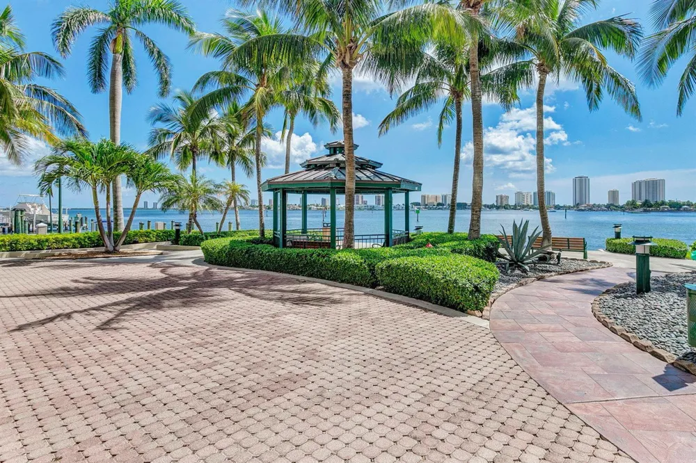 2650 Lake Shore Drive #1005 Riviera Beach, FL 33404