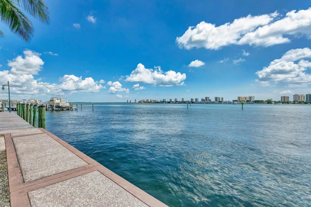 2650 Lake Shore Drive #1005 Riviera Beach, FL 33404