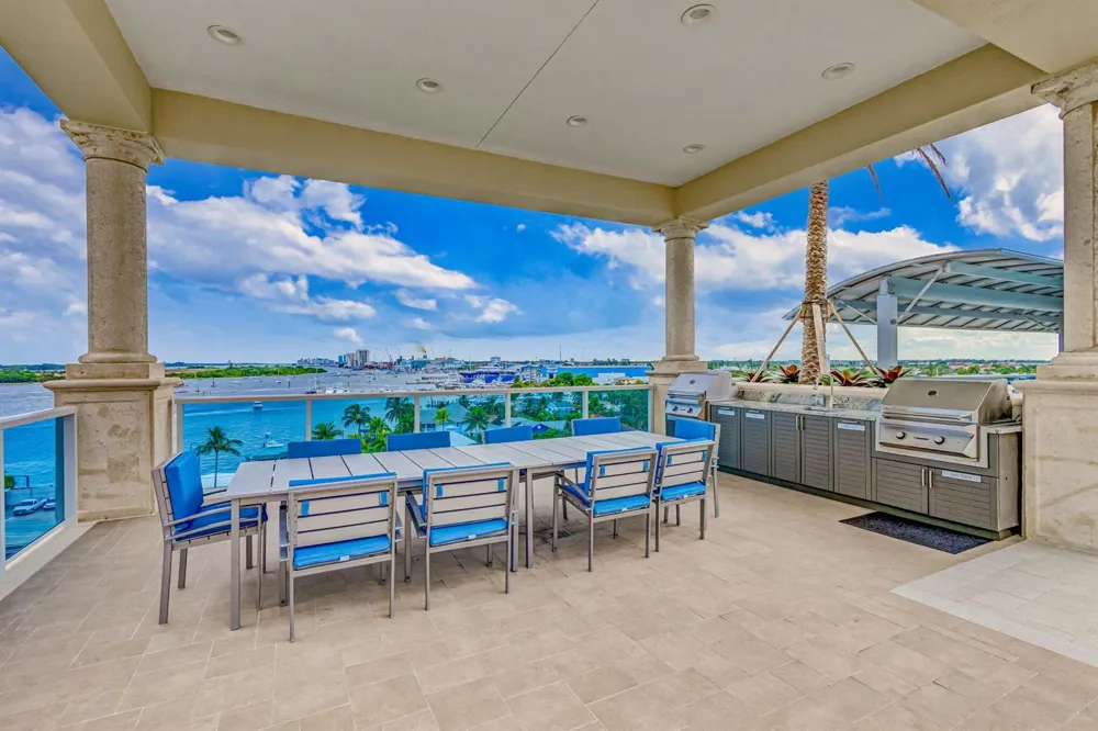 2650 Lake Shore Drive #1005 Riviera Beach, FL 33404