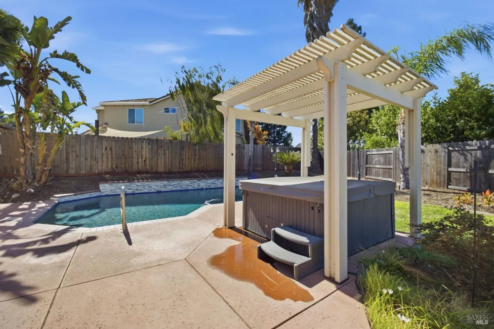 918 Shelter Cove Court Vacaville, CA 95688