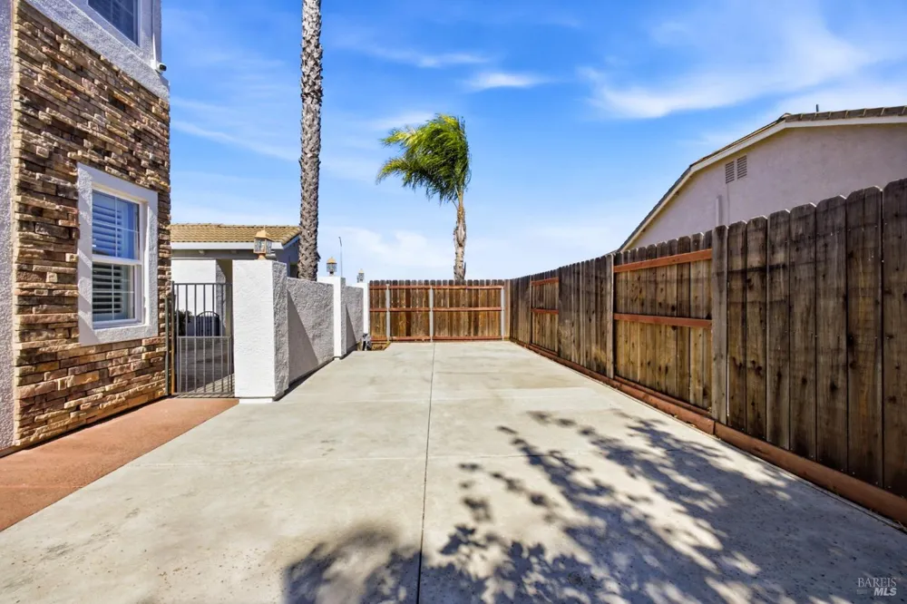918 Shelter Cove Court Vacaville, CA 95688