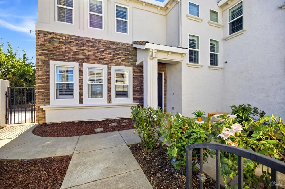 918 Shelter Cove Court Vacaville, CA 95688