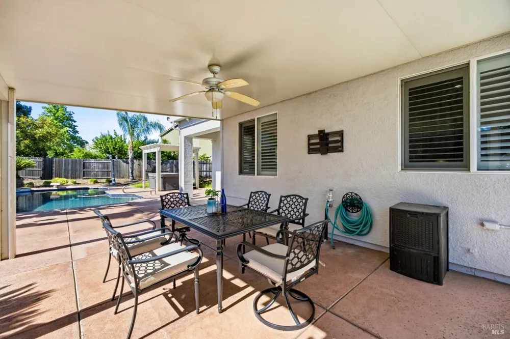 918 Shelter Cove Court Vacaville, CA 95688